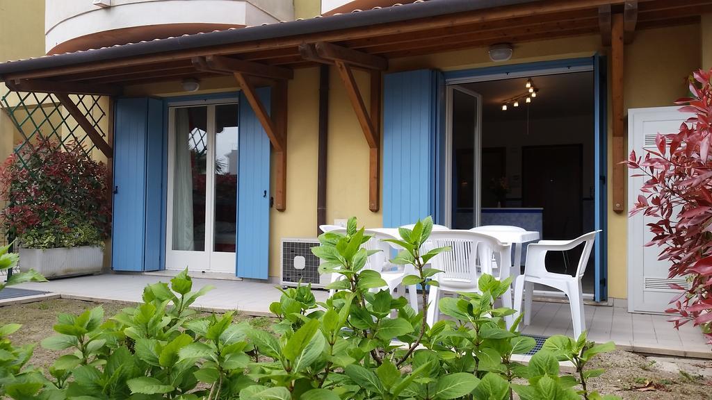 Residence Elisa Piano Terra Con Giardino E Posto Spiaggia Incluso Caorle Zimmer foto