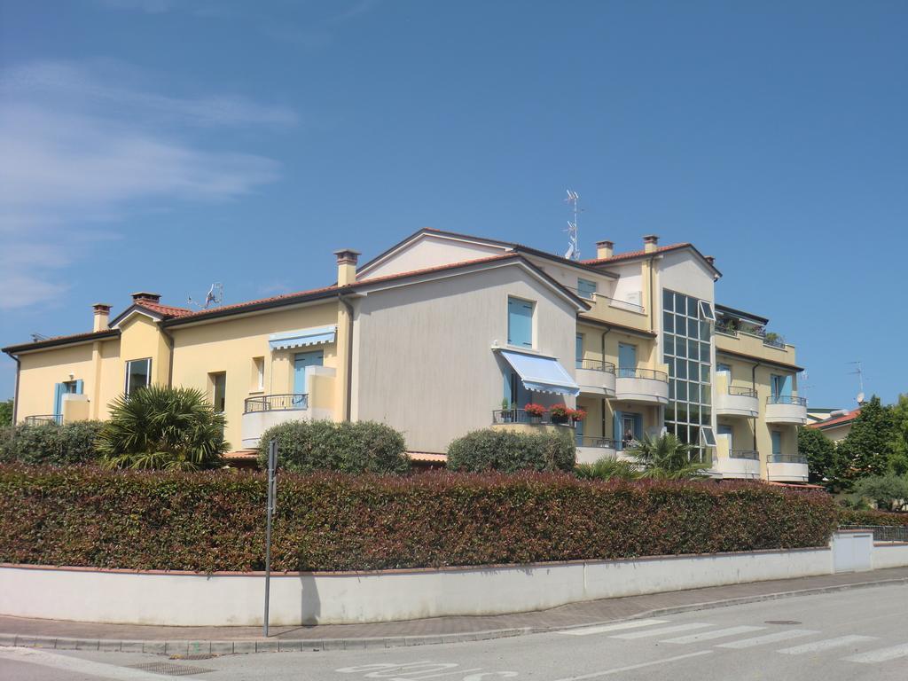 Residence Elisa Piano Terra Con Giardino E Posto Spiaggia Incluso Caorle Zimmer foto