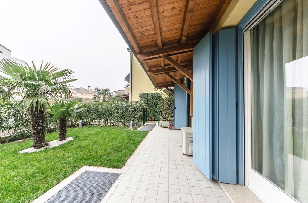 Residence Elisa Piano Terra Con Giardino E Posto Spiaggia Incluso Caorle Zimmer foto